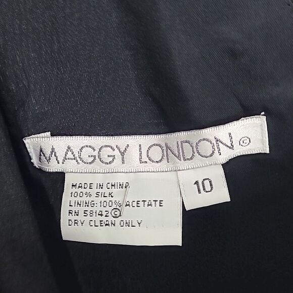 Maggy London 100% silk Black Midi Dress Slit flutter sleeves V-neck Size 10 - Picture 10 of 12